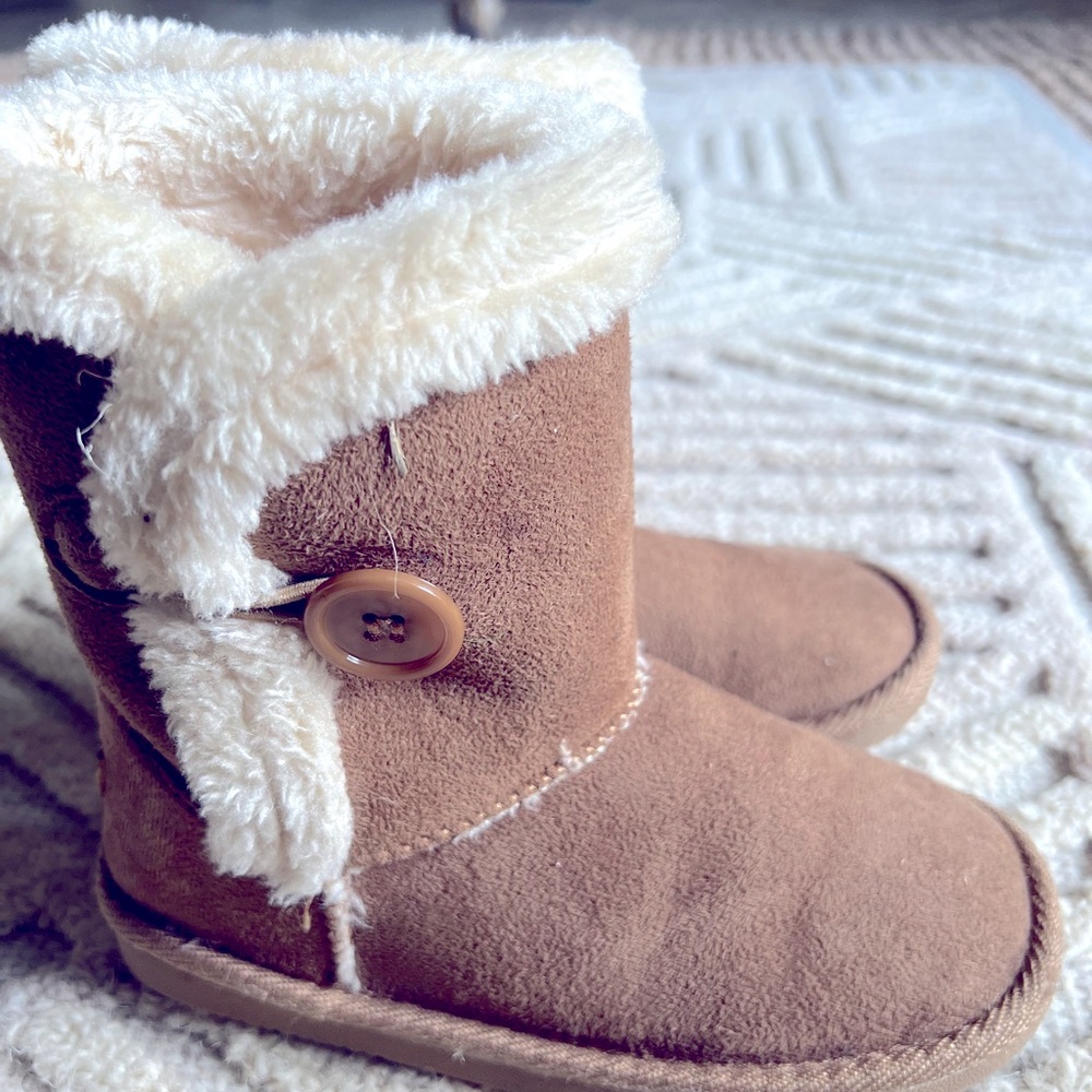 4/$20 GIRLS BOOTS Sz 12 barely worn